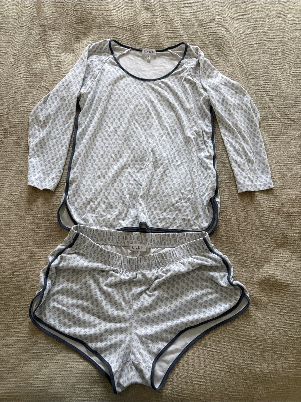 LAKE Women's White Floral-Print Lounge Pajama Set with Navy Trim